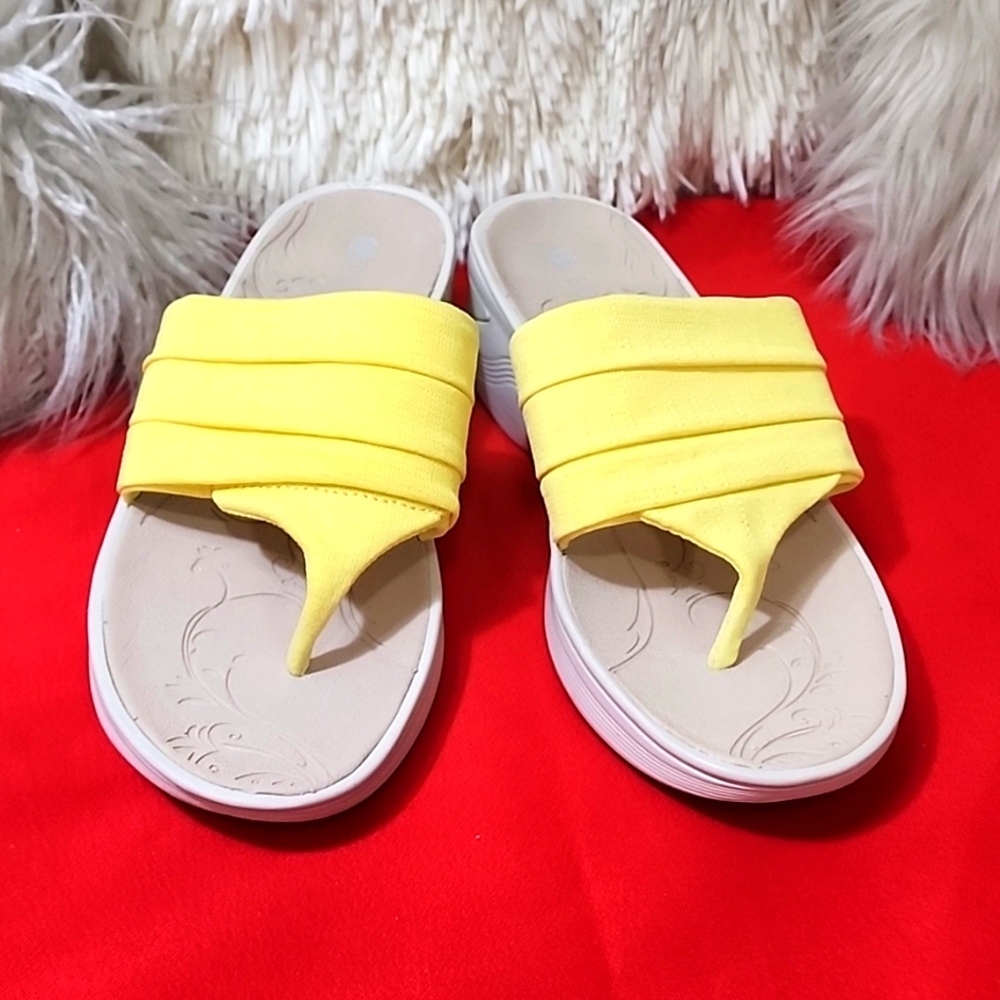 BZEES DALLAS SANDALS